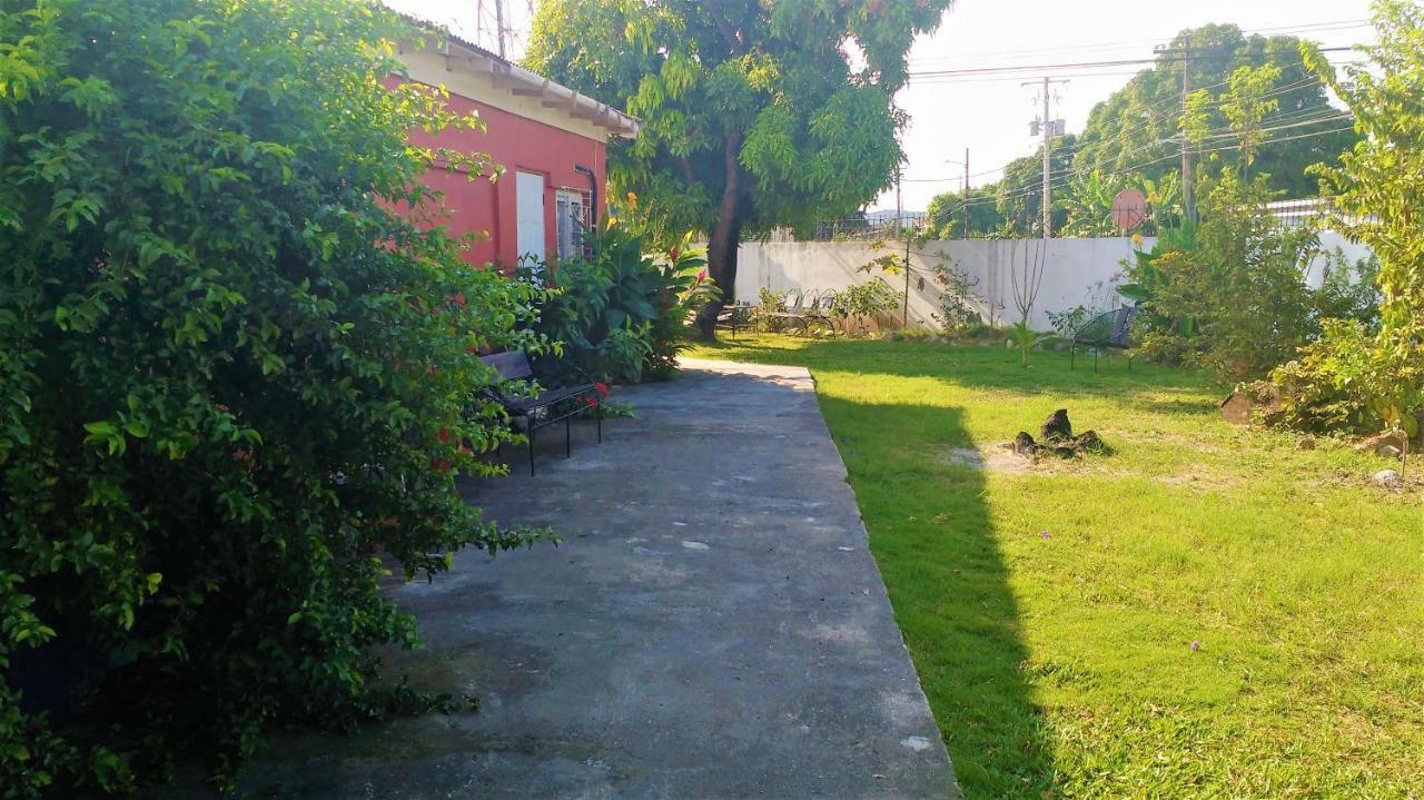 Yard Style Hotel Kingston Luaran gambar